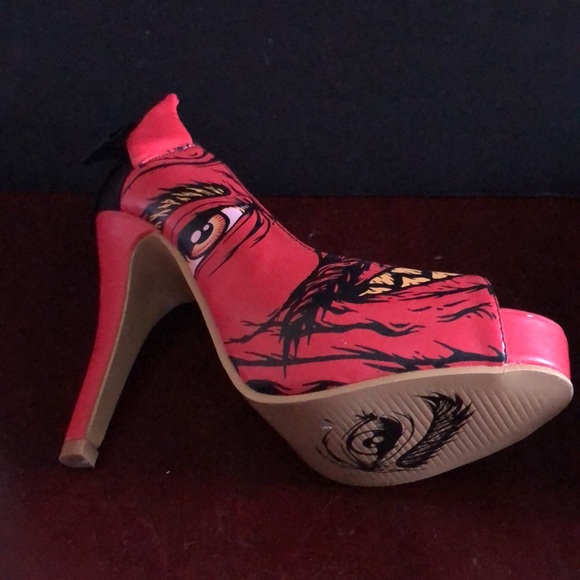 Iron Fist High Heels Shoes - Picture 6 of 6